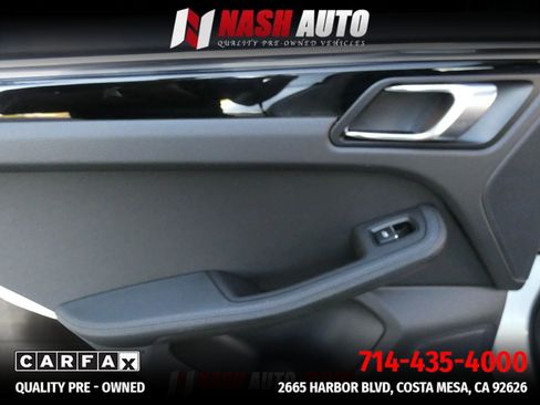 Used 2024 Porsche Macan AWD/4WD image 40