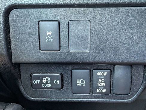 Used 2020 Toyota Tacoma TRD Sport w/ Technology Package AWD/4WD image 25
