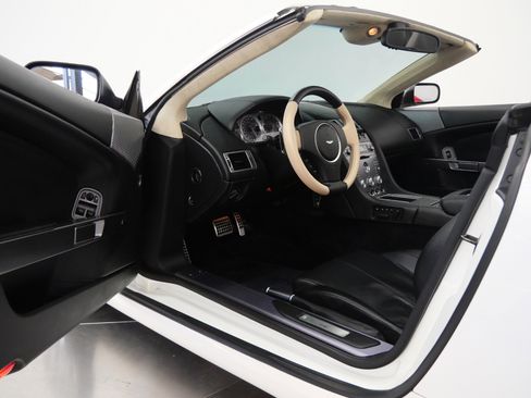 Used 2008 Aston Martin DB9 Volante RWD image 22