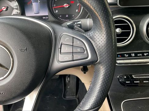 Used 2018 Mercedes-Benz GLC 300 w/ Premium Package image 20