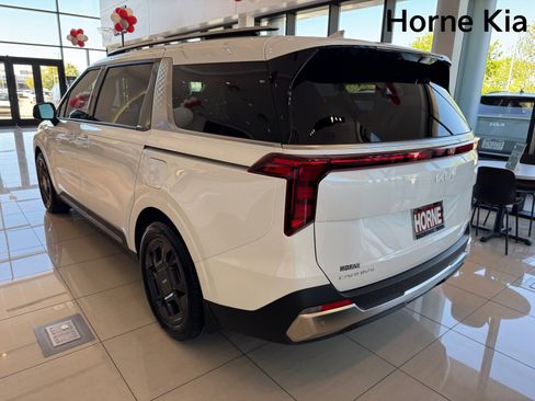 New 2026 Kia Carnival SX image 5
