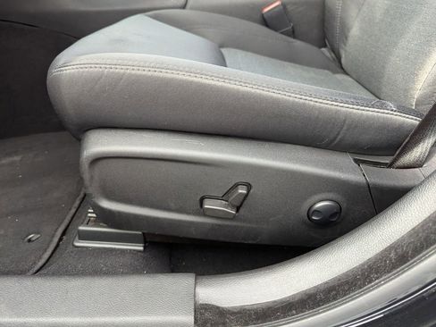 Used 2022 Chrysler 300 Touring image 13