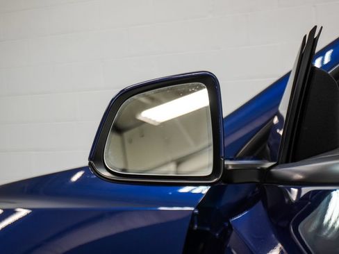 Used 2022 Tesla Model Y Long Range AWD/4WD image 32