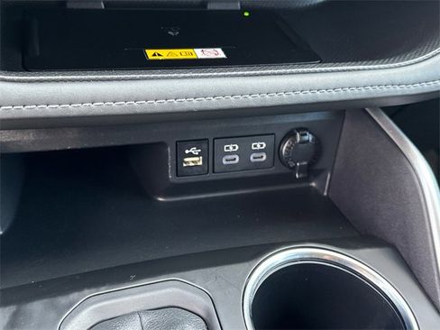 Certified 2024 Toyota Highlander XLE image 30