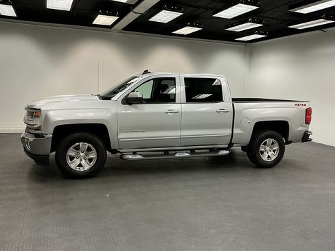 Used 2018 Chevrolet Silverado 1500 LT w/ All Star Edition AWD/4WD image 2
