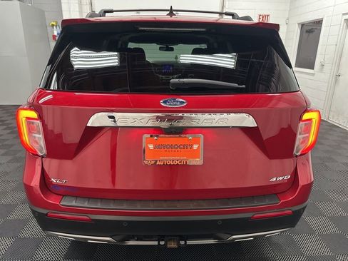 Used 2023 Ford Explorer XLT w/ Equipment Group 202A AWD/4WD image 9