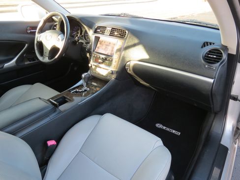Used 2012 Lexus IS 250C image 41