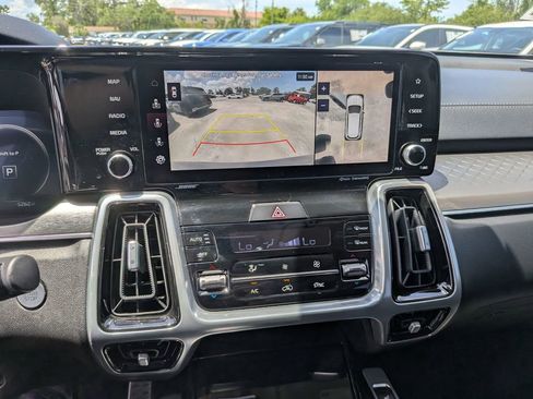 Certified 2023 Kia Sorento SX AWD/4WD image 27