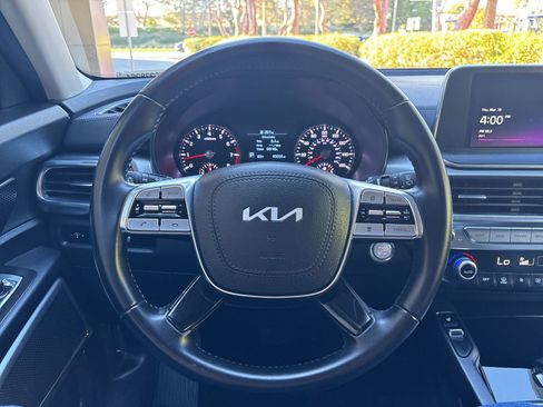 Used 2022 Kia Telluride S image 16