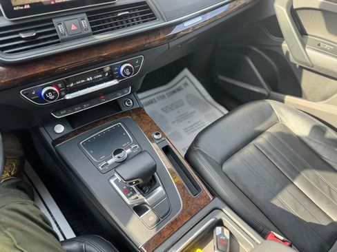 Used 2018 Audi Q5 2.0T Premium Plus w/ Premium Plus Package AWD/4WD image 38