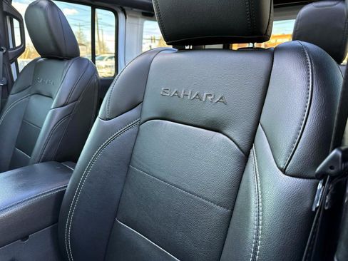 Used 2023 Jeep Wrangler Unlimited Sahara w/ Cold Weather Group image 10