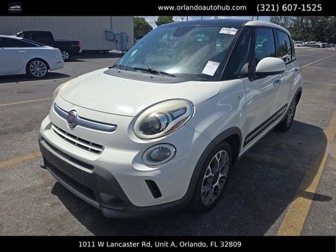 Used 2014 FIAT 500L Trekking w/ Popular Equipment Group FWD image 1