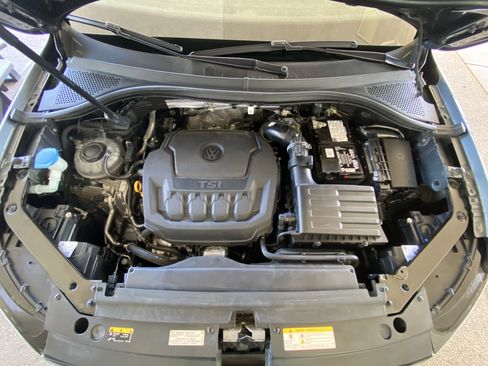 Used 2023 Volkswagen Tiguan SE R-Line image 45