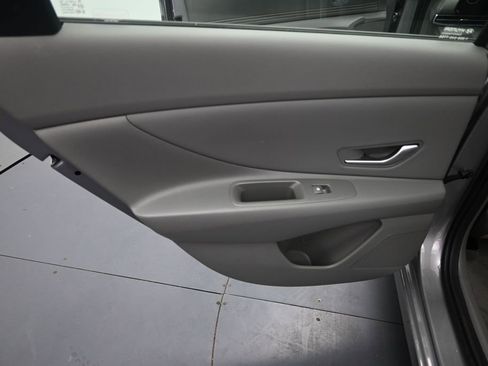 Used 2025 Hyundai Elantra SEL FWD image 32