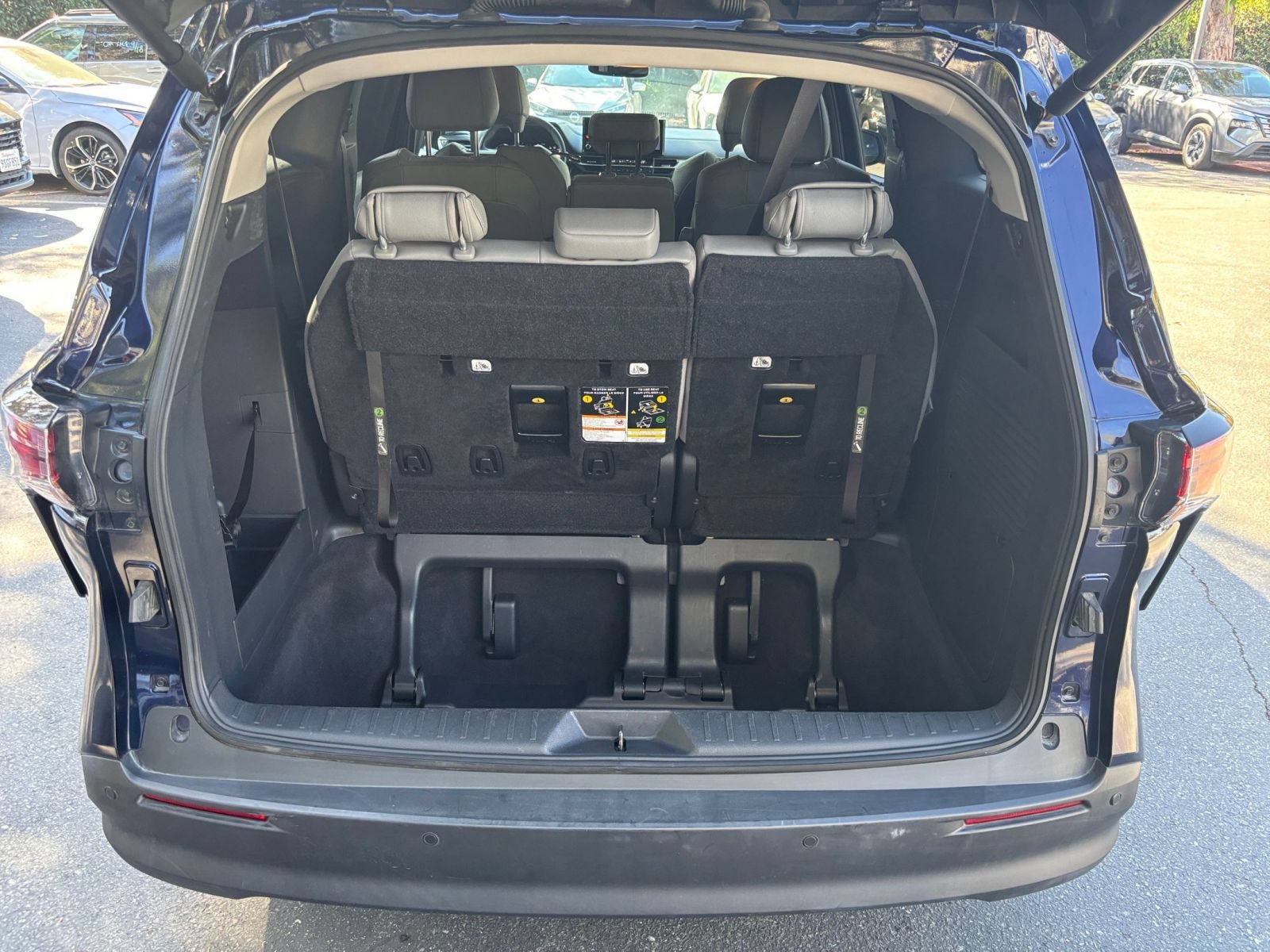 Used 2025 Toyota Sienna XLE FWD image 33