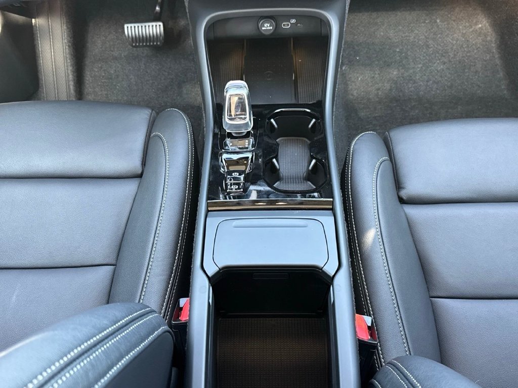 New 2026 Volvo XC40 B5 Plus w/ Climate Package AWD/4WD image 12