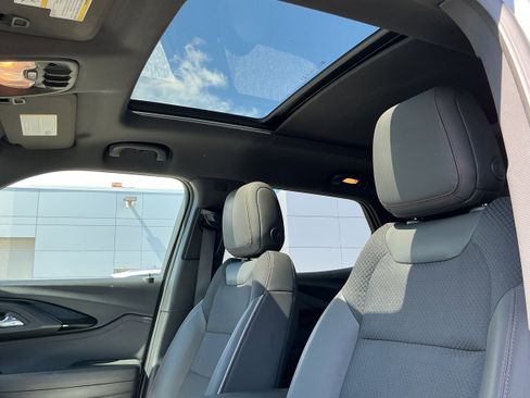 Certified 2023 Chevrolet TrailBlazer RS w/ Sun and Liftgate Package AWD/4WD image 6