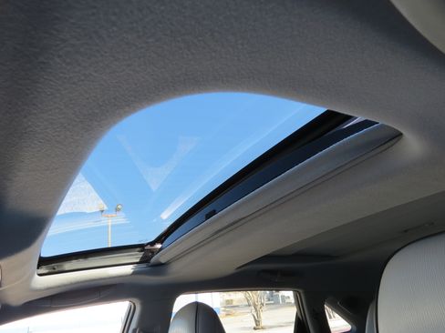 Used 2013 Toyota Venza XLE image 29