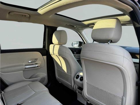 Used 2021 Mercedes-Benz GLB 250 image 44