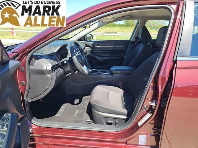 Used 2025 Nissan Altima 2.5 SV FWD image 18