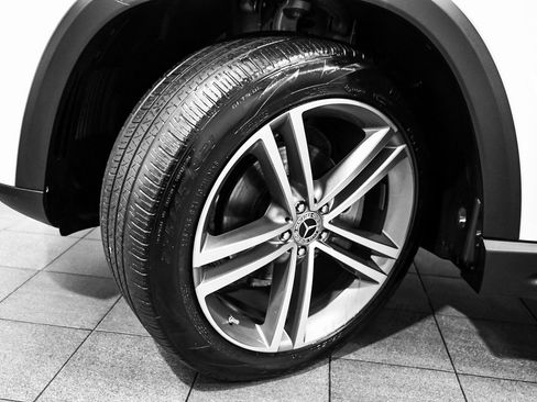 Used 2022 Mercedes-Benz GLE 350 4MATIC w/ Premium Package image 7