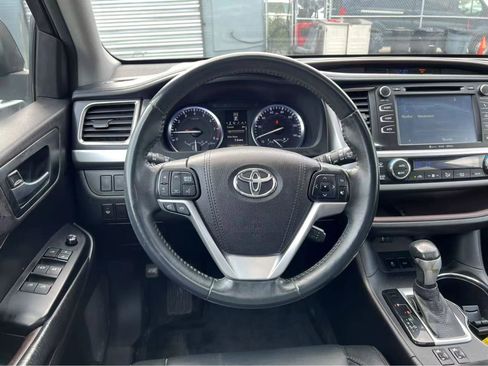 Used 2016 Toyota Highlander XLE image 9