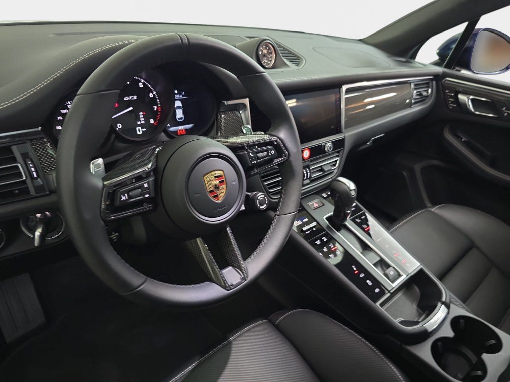 Used 2025 Porsche Macan GTS AWD/4WD image 19