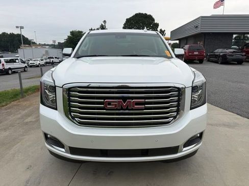 Used 2017 GMC Yukon SLT w/ Premium Edition AWD/4WD image 3