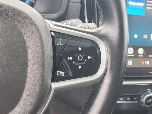 Used 2025 Volvo XC90 B6 Plus image 20