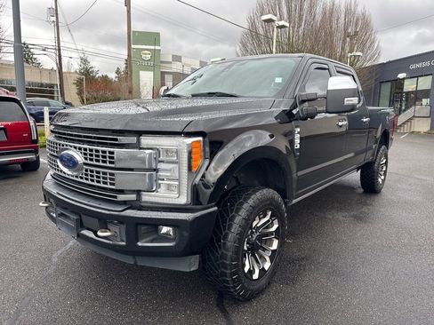 Used 2017 Ford F250 Platinum w/ Platinum Ultimate Package image 3