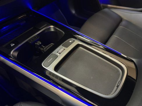 Certified 2024 Mercedes-Benz GLB 250 image 17