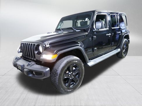 Used 2020 Jeep Wrangler Unlimited Sahara AWD/4WD image 3