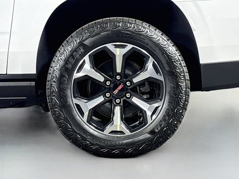 New 2026 GMC Yukon XL AT4 w/ AT4 Premium Package AWD/4WD image 33