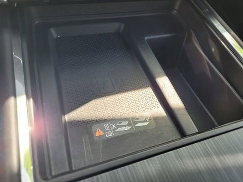 Used 2024 GMC Acadia Elevation image 22