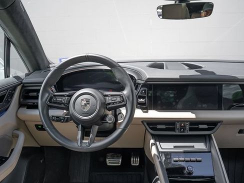 Certified 2024 Porsche Macan Turbo Electric AWD/4WD image 22