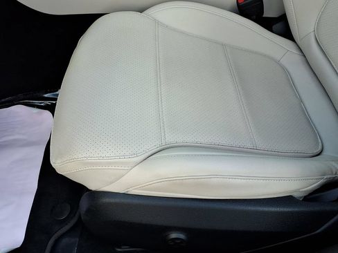 Used 2023 Mercedes-Benz C 300 Sedan image 7