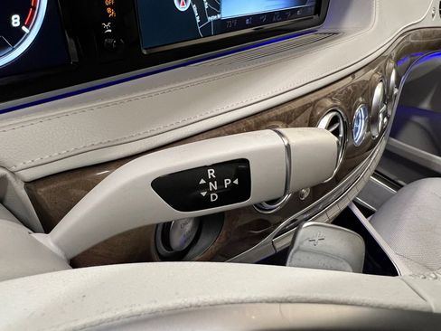 Used 2017 Mercedes-Benz S 550 Sedan image 23