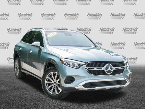 Used 2025 Mercedes-Benz GLC 300 4MATIC image 2