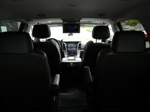 Used 2017 Cadillac Escalade Premium Luxury AWD/4WD image 22