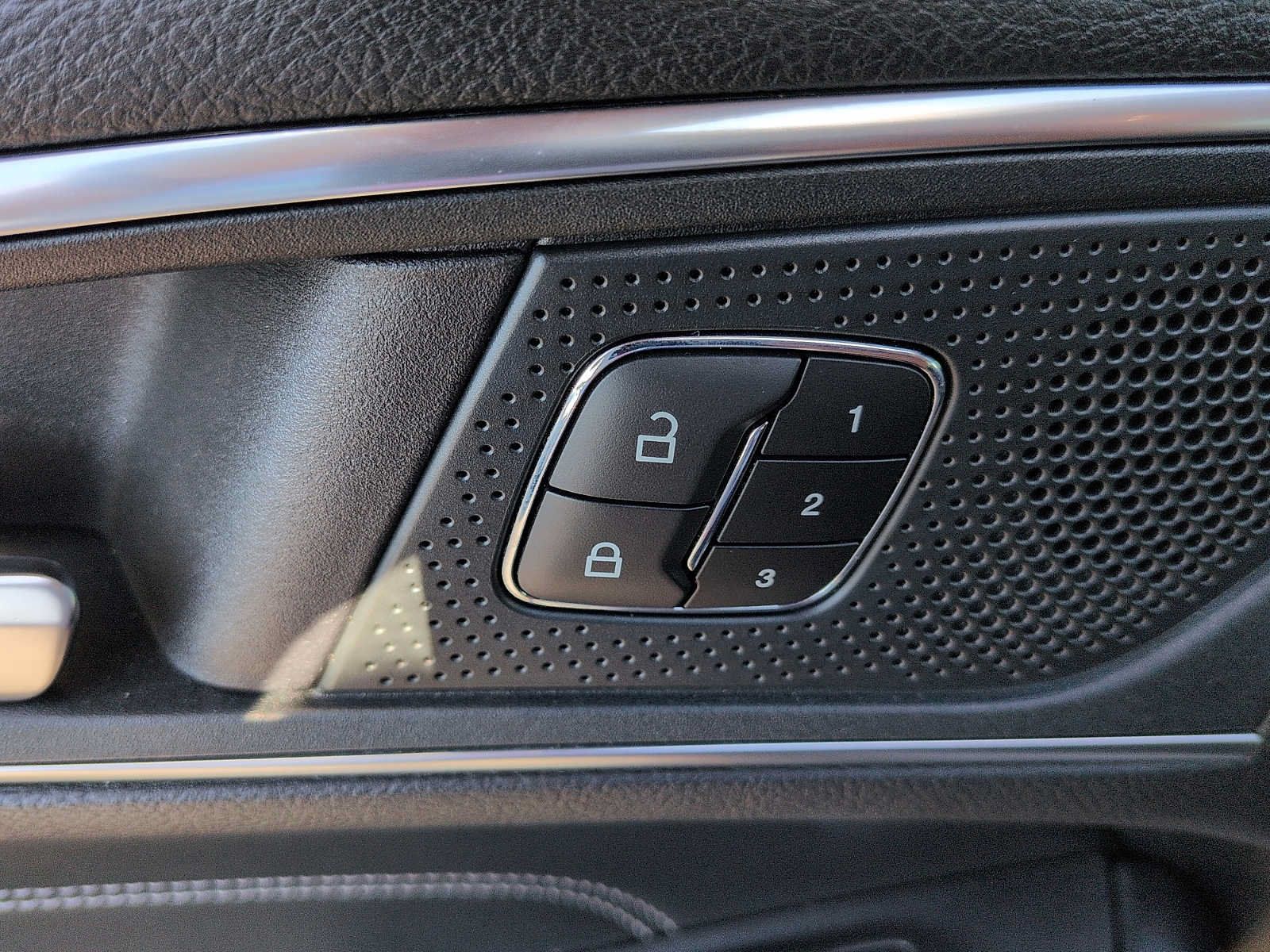 Used 2024 Ford Edge Titanium AWD/4WD image 13