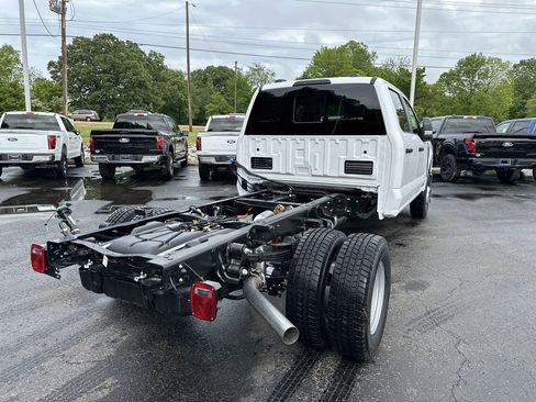 New 2025 Ford F350 XL w/ XL Chrome Package image 3