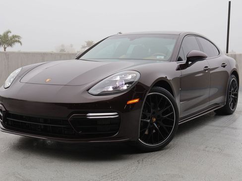Certified 2022 Porsche Panamera Platinum Edition image 1