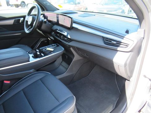 Used 2026 Buick Enclave Preferred FWD image 11