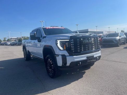 Used 2026 GMC Sierra 2500 Denali Ultimate AWD/4WD image 3