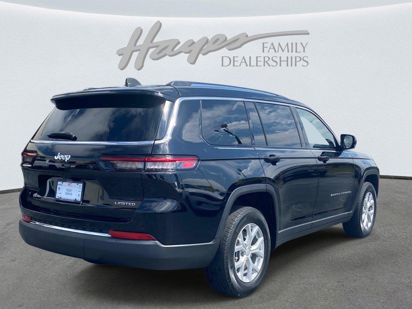 Used 2023 Jeep Grand Cherokee L Limited w/ Trailer Tow Group (B) RWD image 3