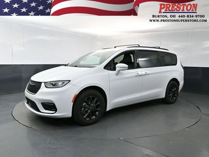 Used 2022 Chrysler Pacifica Touring-L w/ S Appearance Package