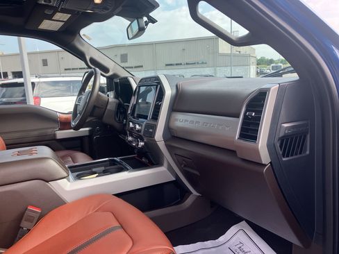 Used 2022 Ford F250 King Ranch w/ King Ranch Ultimate Package AWD/4WD image 22