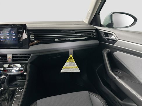 New 2025 Volkswagen Jetta SE image 28