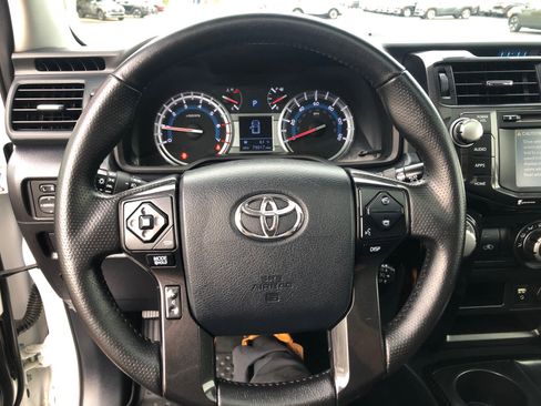 Used 2018 Toyota 4Runner TRD Off-Road Premium image 9