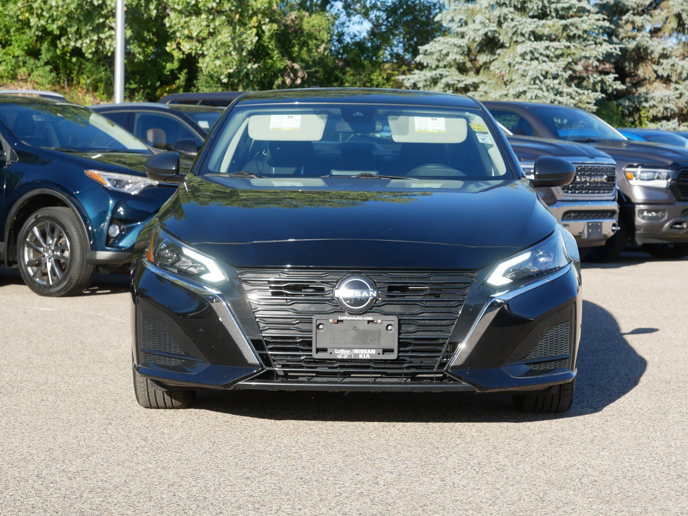 Certified 2024 Nissan Altima 2.5 SV AWD/4WD image 2